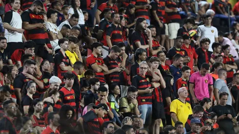 Torcida do Sport na Ilha do Retiro durante o Campeonato Pernambucano – Foto: Marlon Costa/AGIF