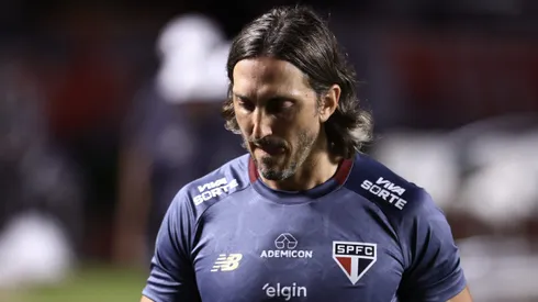 Luis Zubeldía, técnico do São Paulo, durante partida contra o Corinthians pelo Campeonato Paulista de 2025. Foto: Marcello Zambrana/AGIF