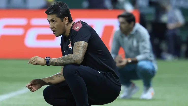 Thiago Carpini durante partida contra o Palmeiras pelo Brasileirão Série A 2024 - Foto: Marcello Zambrana/AGIF