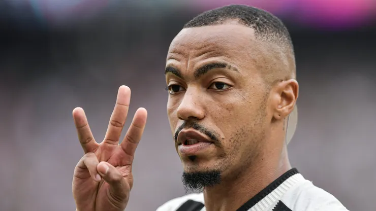 RJ - RIO DE JANEIRO - 08/12/2024 - BRASILEIRO A 2024, BOTAFOGO X SAO PAULO - Marlon Freitas jogador do Botafogo durante partida contra o Sao Paulo no estadio Engenhao pelo campeonato Brasileiro A 2024. Foto: Thiago Ribeiro/AGIF