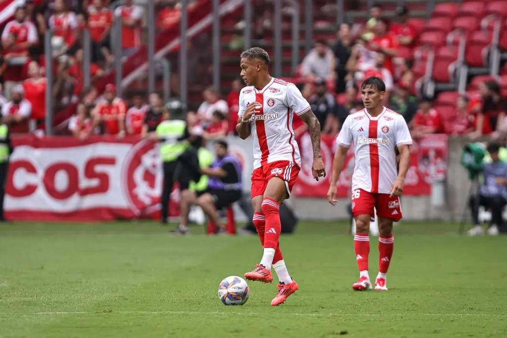 Jogador do Internacional durante partida contra o Juventude no estadio Beira-Rio pelo campeonato Gaucho 2025. Foto: Maxi Franzoi/AGIF