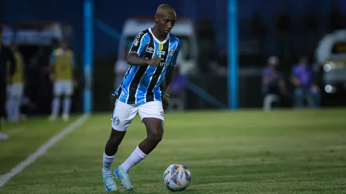Gabriel Mec durante partida pelo Grêmio no Campeonato Gaúcho – Foto: Maxi Franzoi/AGIF