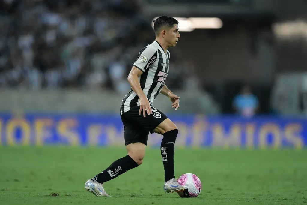Savarino durante confronto contra o Criciúma no Brasileirão 2024. Foto: Thiago Ribeiro/AGIF