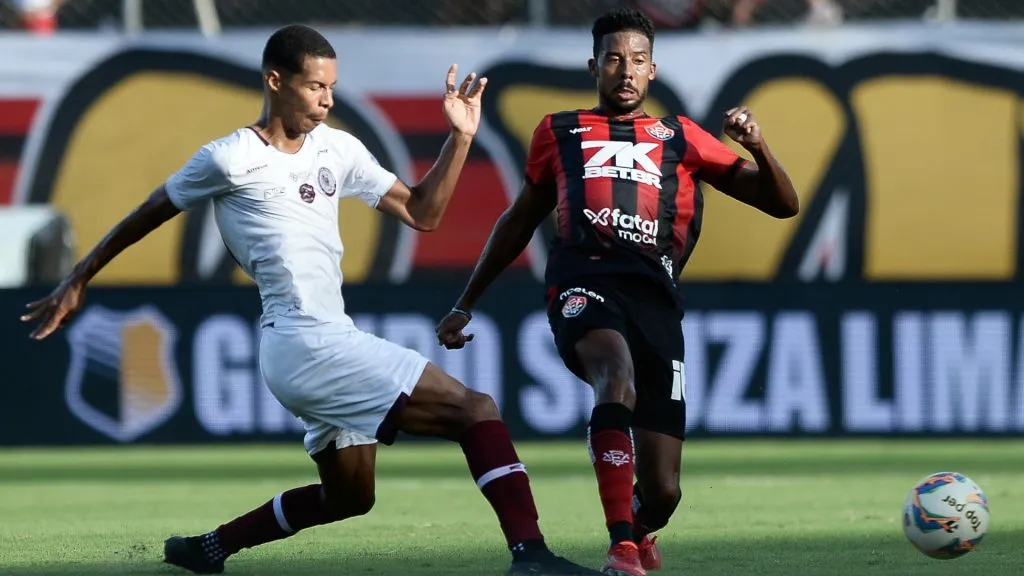 Willian Oliveira em campo pelo Vitória o Campeonato Baiano – Foto: Jhony Pinho/AGIF