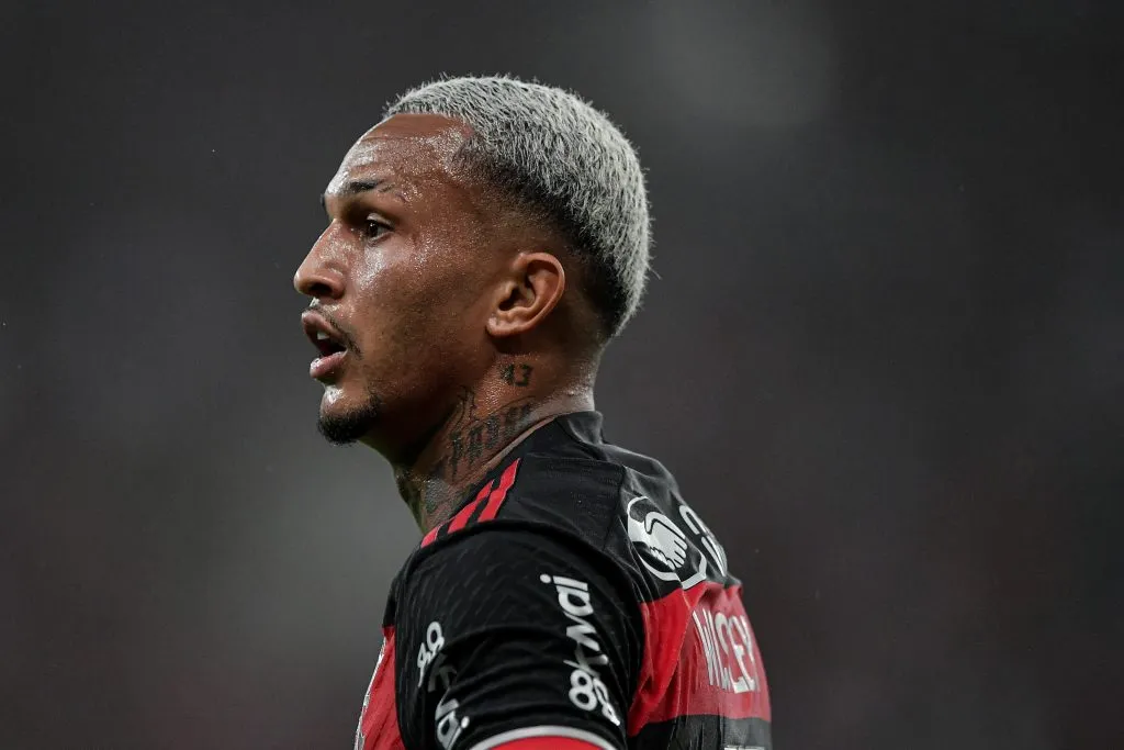 Wesley durante partida contra o Atlético-MG no Campeonato Brasileiro A 2024. Foto: Thiago Ribeiro/AGIF