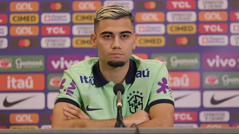 Andreas Pereira, meia da Seleção Brasileira e do Fulham-ING, negocia com o Palmeiras há um mês. Foto: Rafael Ribeiro / CBF