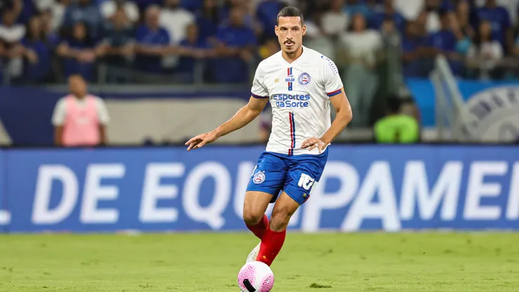 Gabriel Xavier em campo pelo Bahia no Brasileirão Série A 2024 - Foto: Gilson Lobo/AGIF