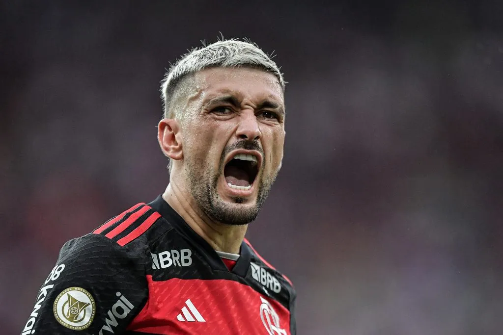 Arrascaeta deve ser reserva contra a Portuguesa-RJ – Foto: Thiago Ribeiro/AGIF.