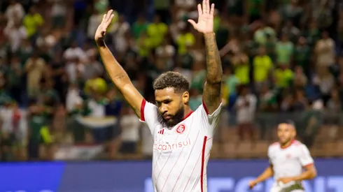 Wesley jogador do Internacional comemora seu gol durante partida contra o Palmeiras no estadio Arena Barueri pelo campeonato Brasileiro A 2024.