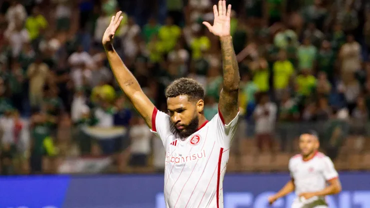 Wesley jogador do Internacional comemora seu gol durante partida contra o Palmeiras no estadio Arena Barueri pelo campeonato Brasileiro A 2024.