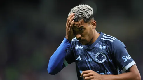 Matheus Pereira jogador do Cruzeiro lamenta durante partida contra o Uberlândia no estádio Mineirão pelo campeonato Mineiro 2025. Foto: Gilson Lobo/AGIF