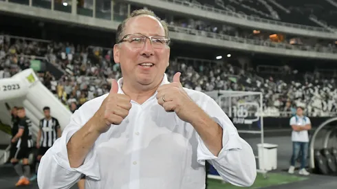 John Textor dono do Botafogo durante partida contra o Fortaleza no estádio Engenhão pelo campeonato BRASILEIRO A 2023. Foto: Thiago Ribeiro/AGIF