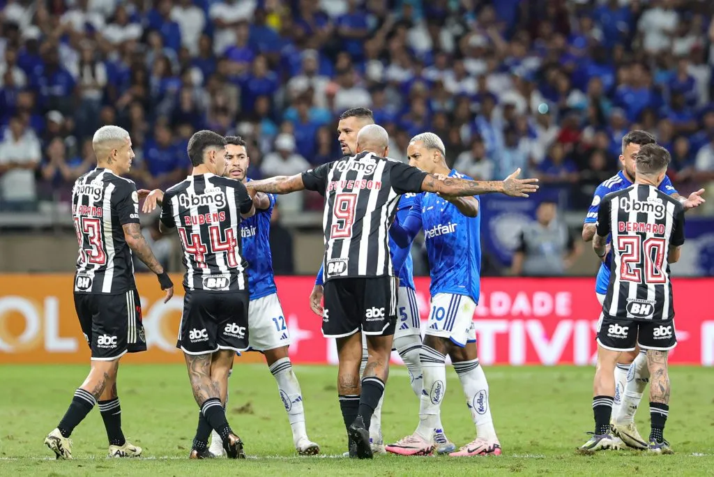 MG – BELO HORIZONTE – 10/08/2024 – BRASILEIRO A 2024, CRUZEIRO X ATLETICO-MG – Matheus Pereira jogador do Cruzeiro durante partida contra o Atletico-MG no estadio Mineirao pelo campeonato Brasileiro A 2024. Foto: Gilson Lobo/AGIF