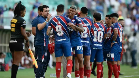 Elenco do Bahia comemorando na Arena Fonte Nova – Foto: Jhony Pinho/AGIF