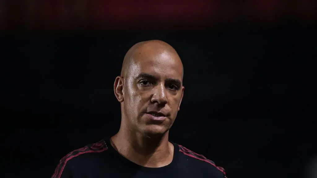 Pepa em ação no banco de reservas do Sport