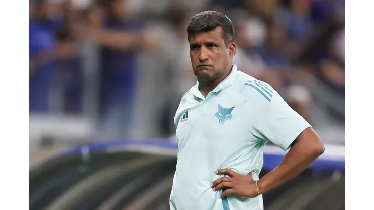 Wesley Carvalho técnico interino do Cruzeiro