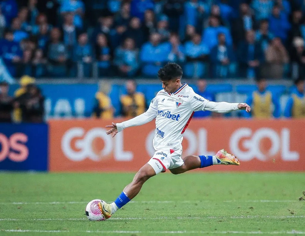 Kervin jogador do Fortaleza durante partida contra o Grêmio na Arena do Grêmio pelo campeonato Brasileiro A 2024. Foto: Giancarlo Santorum/AGIF