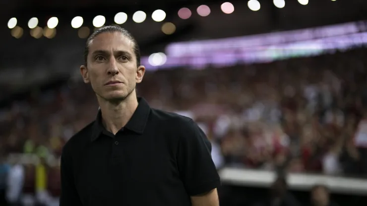Filipe Luís técnico do Flamengo durante partida contra o Atlético-MG no estádio Maracanã pelo campeonato Brasileiro A 2024. Foto: Jorge Rodrigues/AGIF