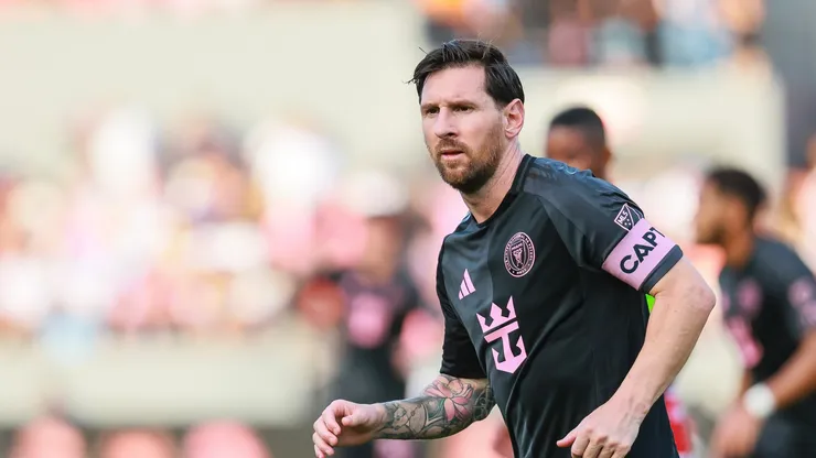 Lionel Messi do Inter Miami durante um jogo amistoso entre Sporting San Miguelito e Inter Miami no Estádio Rommel Fernandez em 02 de fevereiro de 2025 no Panamá, Cidade do Panamá. (Foto de Manuel Velasquez/Getty Images)