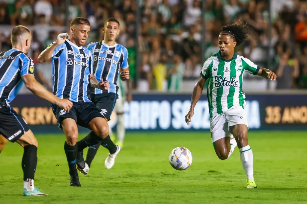 RS – CAXIAS DO SUL – 05/02/2025 – GAUCHO 2025, JUVENTUDE X GREMIO –  jogador do Juventude durante partida contra o Gremio no estadio Alfredo Jaconi pelo campeonato Gaucho 2025. Foto: Luiz Erbes/AGIF