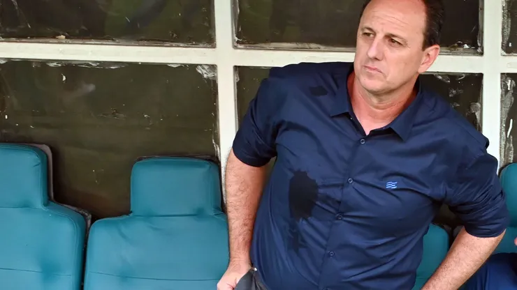 Rogerio Ceni, treinador do Bahia, durante a partida contra o Atlético-GO na Arena Fonte Nova, pelo Campeonato Brasileiro A 2024. Foto: Walmir Cirne/AGIF