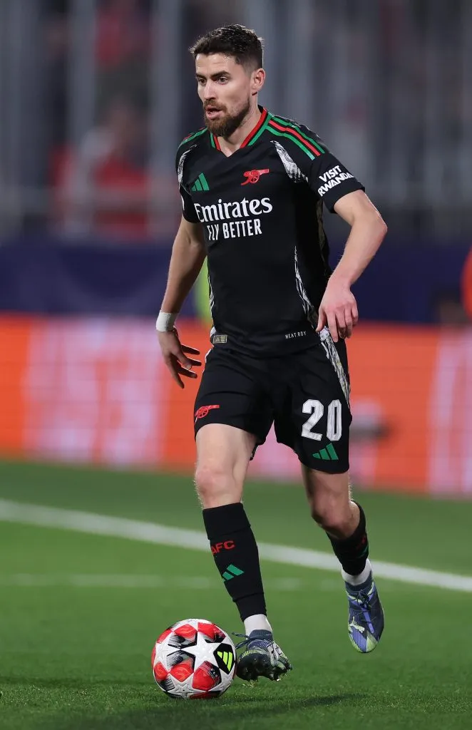 GIRONA, SPAIN – JANUARY 29: Jorginho of Arsenal controls the ball during the UEFA Champions League 2024/25 League Phase MD8 match between Girona FC and Arsenal FC at Montilivi Stadium on January 29, 2025 in Girona, Spain. (Photo by Ryan Pierse/Getty Images)