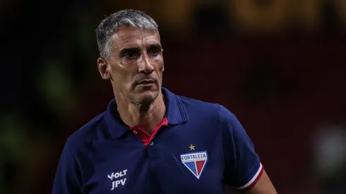 Juan Pablo Vojvoda, técnico do Fortaleza, durante partida pelo campeonato Copa Do Nordeste 2025. Foto: Rafael Vieira/AGIF