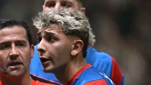 BELO HORIZONTE, BRAZIL – AUGUST 20: Deyverson of Atletico Mineiro argues with Elián Mateo Irala of San Lorenzo during the Copa CONMEBOL Libertadores 2024 round of 16 second leg match between Atletico Mineiro and San Lorenzo at Arena MRV on August 20, 2024 in Belo Horizonte, Brazil. (Photo by Pedro Vilela/Getty Images)