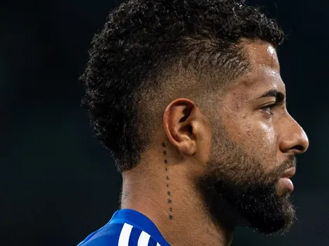 João Marcelo, zagueiro do Cruzeiro se manifesta sobre cirurgia 