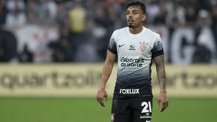 Matheus Bidu durante confronto contra o Flamengo na Copa do Brasil 2024.