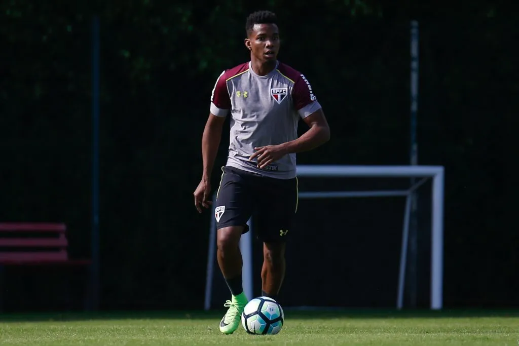 Thiago Mendes no São Paulo em 2017 – Foto: Marcello Zambrana/AGIF