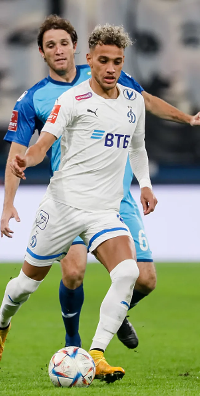 Bitello jogando no Dínamo Moscou-RUS – (Photo by Mike Kireev/NurPhoto via Getty Images)
