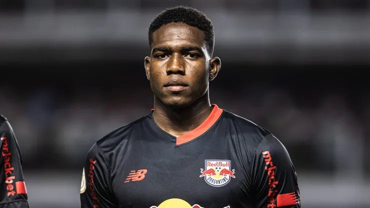 Henry Mosquera durante confronto contra o São Paulo no Brasileirão 2023.