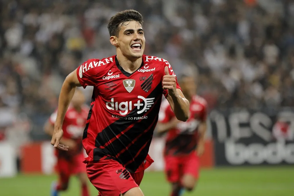 Cittadini, meia do Athletico. Foto: Daniel Vorley/AGIF