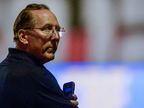 Textor 'abre o bolso' e Botafogo acerta a contratação de Rollheiser