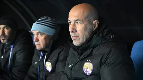 TASHKENT, UZBEKISTAN – DECEMBER 03: Leonardo Jardim, Head Coach of Al Ain, looks on prior to the AFC Champions League Elite match between Pakhtakor and Al Ain at Bunyodkor Stadium on December 03, 2024 in Tashkent, Uzbekistan. (Photo by Anvar Ilyasov/Getty Images)