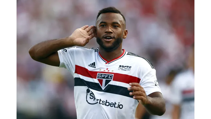 Luan durante partida entre São Paulo e Botafogo-SP no Campeonato Paulista de 2023.