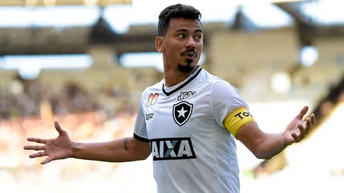 Rodrigo Lindoso, ex-jogador do Botafogo, durante partida contra o Fluminense pelo Campeonato Brasileiro de 2018. Foto: Thiago Ribeiro/AGIF