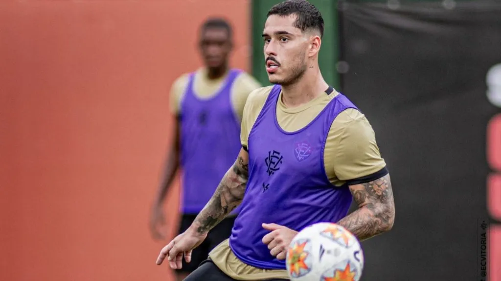 Lucas Halter durante treinamento do Vitória – Foto: Victor Ferreira/EC Vitória