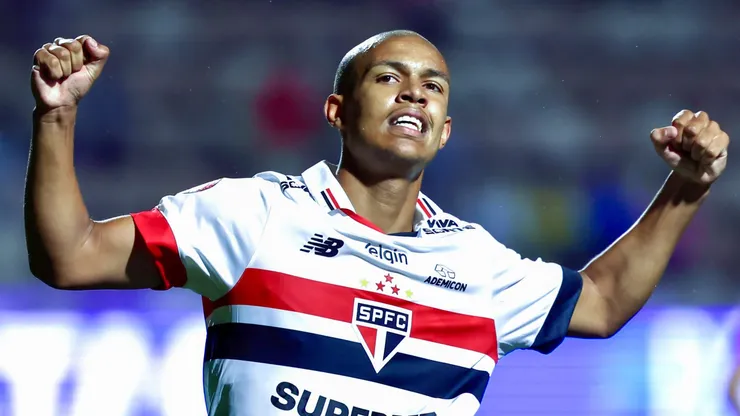Ryan Francisco, jogador do São Paulo, comemora seu gol durante partida contra a Portuguesa pelo Campeonato Paulista. Foto: Marcello Zambrana/AGIF