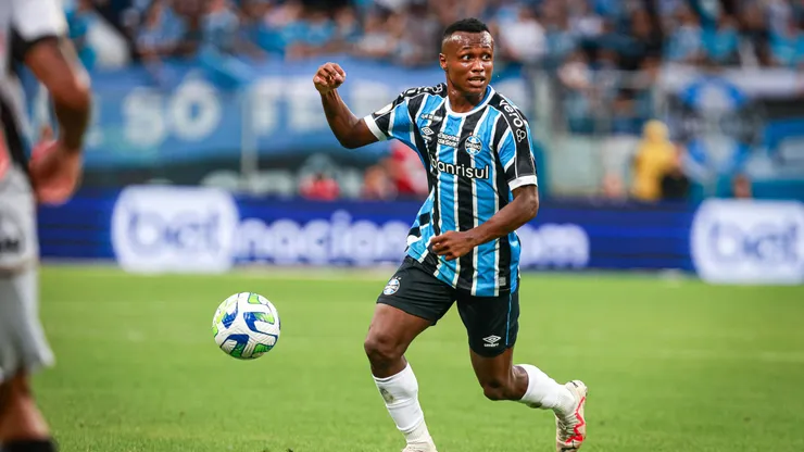 BA - PORTO ALEGRE - 03/12/2023 - BRASILEIRO A 2023, GREMIO X VASCO - Nathan Fernandes jogador do Gremio durante partida contra o Vasco no estadio Arena do Gremio pelo campeonato Brasileiro A 2023. Foto: Maxi Franzoi/AGIF