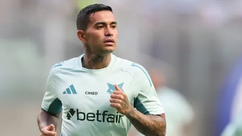 MG - BELO HORIZONTE - 30/01/2025 - MINEIRO 2025, ITABIRITO X CRUZEIRO - Dudu jogador do Itabirito durante aquecimento antes da partida contra o Cruzeiro no estadio Independencia pelo campeonato Mineiro 2025. Foto: Gilson Lobo/AGIF