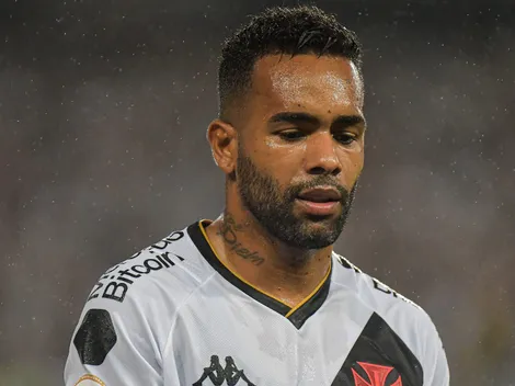 Carille toma atitude 'quente' com Alex Teixeira no Vasco