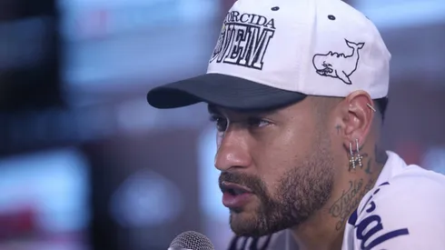 Neymar durante sua apresentacao oficial como jogador do Santos em coletiva de imprensa realizada no Vila Belmiro.