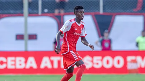 Vitao jogador do Internacional durante partida contra o Vitoria no estadio Barradao pelo campeonato Brasileiro A 2024.
