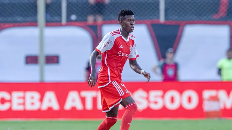 Vitao jogador do Internacional durante partida contra o Vitoria no estadio Barradao pelo campeonato Brasileiro A 2024.