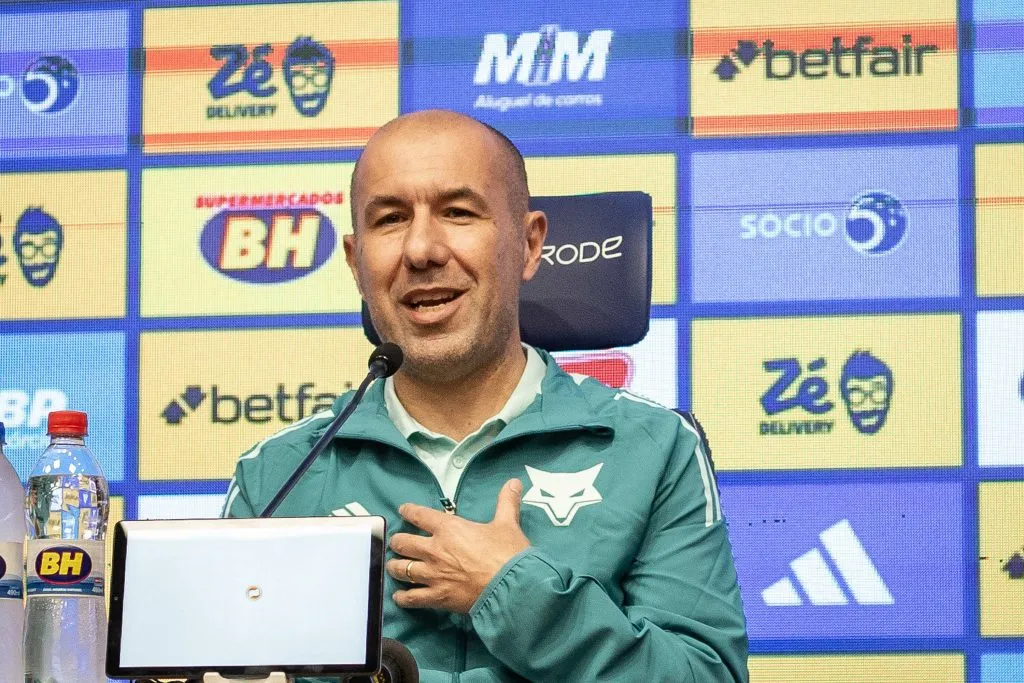 MG – BELO HORIZONTE – 10/02/2025 – CRUZEIRO, APRESENTACAO – Leonardo Jardim durante sua apresentacao oficial como Treinador do Cruzeiro em coletiva de imprensa realizada no CT Toca II. Foto: Fernando Moreno/AGIF