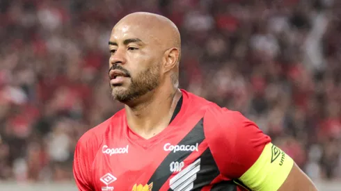 Athletico recebeu aviso do STJD sobre Thiago Heleno.