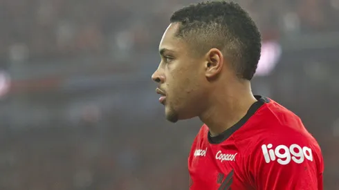 Vitor Roque jogador do Athletico-PR durante partida contra o Flamengo no estadio Arena da Baixada pelo campeonato Copa do Brasil 2023.