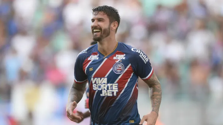 BA - SALVADOR - 26/01/2025 - BAIANO 2025, BAHIA X PORTO - Everaldo jogador do Bahia comemora seu gol com jogadores do seu time durante partida contra o Porto Rico no estadio Arena Fonte Nova pelo campeonato Baiano 2025. Foto: Jhony Pinho/AGIF